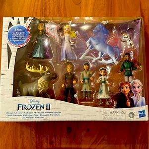 Disney Frozen II ultimate adventure collection. 10-piece action figure set.